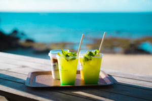 沖縄 | 星野リゾートの海カフェ / 畳のテラスから一面の海を味わう