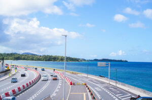 沖縄 | 絶景ドライブウェイ 〜本部へ向かうなら通るべき！〜