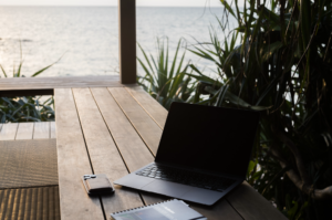 沖縄仕事時間 | バンタカフェにて